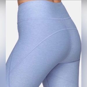 Outdoor Voices 3/4 Warmup Legging in Lilac blue